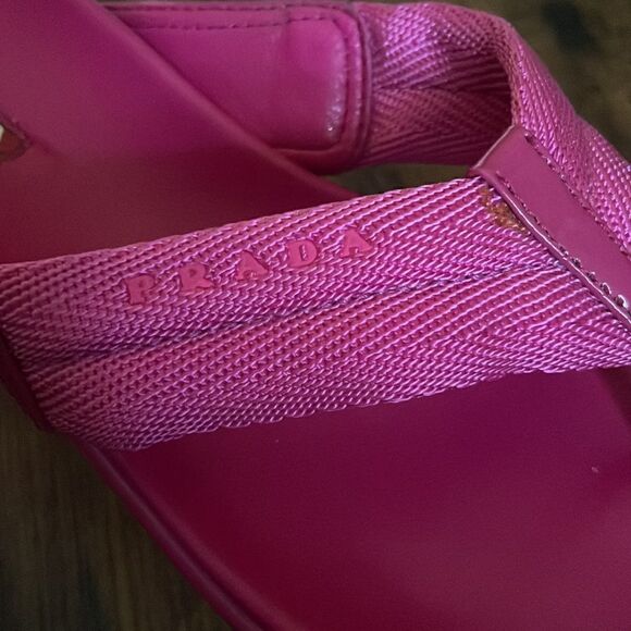 90’s Prada Hot Pink Flip Flops Size 35.5 - Picture 8 of 8